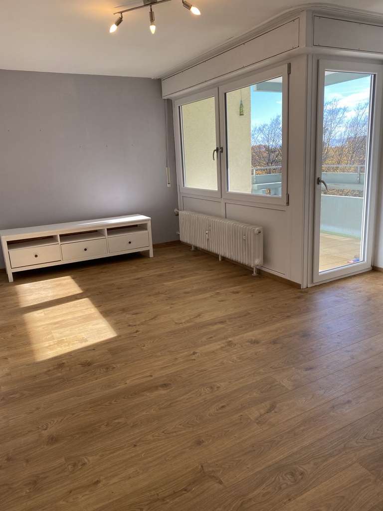 Helle 2-Zimmer Wohnung mit Balkon & Tiefgaragen-Einzelgarage - provisionsfrei