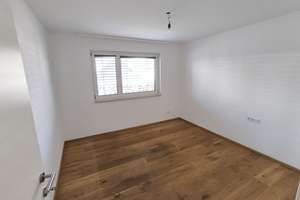 Wohnen mit Charakter: 3-Zimmer-Erdgeschosswohnung in Friedrichshafen – Hägleweg 13, 88045 Friedrichshafen – Vorschaubild 2