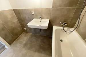 Renovierte 3-Zimmer-Wohnung: moderne Ausstattung, Balkon, neues Wannenbad, separate Küche, sep. WC – Friedensstraße 114a, 51145 Urbach, Köln – Vorschaubild 4