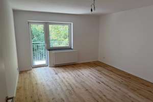 Modernes Wohnen in Neuhausen: 4-Zimmer-Wohnung nach Sanierung