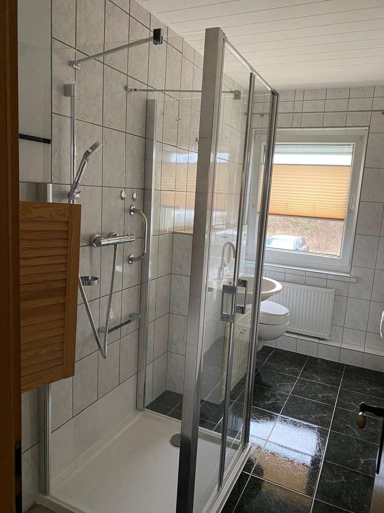 Immobilie in Altenpleen - Gepflegte 2,5-Zimmer-Wohnung im 1. OG in Altenpleen - Bild 0