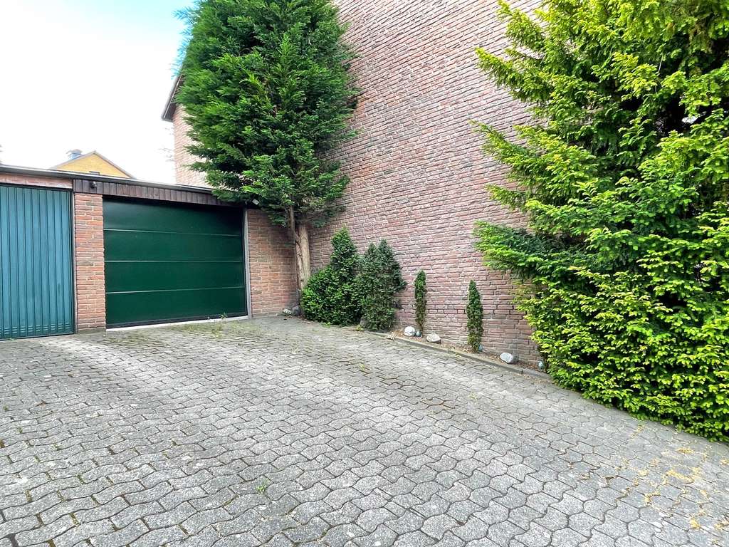 Immobilie in Wennigsen (Deister) - - NEUER PREIS - Großes Einfamilienhaus mit neuer Heizungsanlage - Bild 2