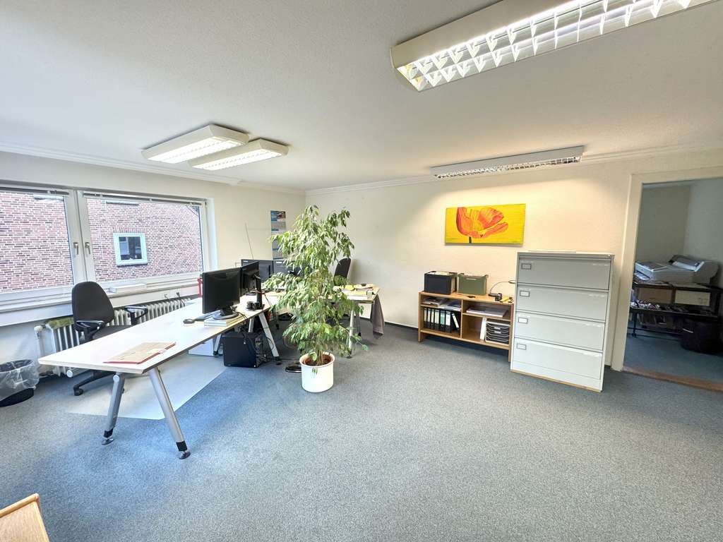 Immobilie in Oldenburg in Holstein - helle 5-Zimmer-Wohnung in zentraler Lage von Oldenburg - Bild 0