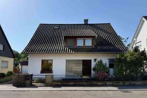 Großzügig wohnen im Grünen – Freistehendes Einfamilienhaus mit weitläufigem Grundstück in Ketsch – Die vollständige Adresse der Immobilie erhältst du vom Anbieter., 68775 Ketsch – Vorschaubild 2