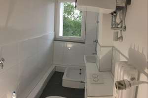 Zentrumsnahe 1 - Zimmer Wohnung mit Balkon in Uetersen | 30 m² – Kreuzmoor 18, 25436 Uetersen – Vorschaubild 2