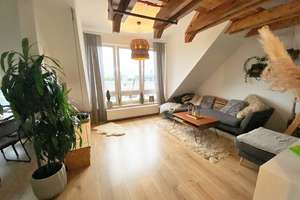 Attraktive Dachgeschosswohnung mit Dachterrasse in zentraler Lage von Harburg!