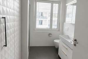 Moderne 3-Zimmer-Wohnung mit großem Balkon, 2 Bädern und TG-Einzelstellplatz in München-Lochhausen – Marianne-Hoppe-Straße 28, 81249 Lochhausen, München – Vorschaubild 8