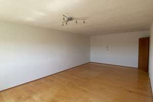 Helle 4-Zimmer-Wohnung mit Balkon, neuem Bad & Gäste-WC in Reutlingen-Orschel-Hagen – Die vollständige Adresse der Immobilie erhältst du vom Anbieter., 72760 Reutlingen-Mitte, Reutlingen – Vorschaubild 4