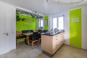 Zentral und ruhiges 4-Raum-Einfamilienhaus mit EBK in Bernau am Chiemsee mit schönem Südostgarten – Braunstraße 3, 83233 Rosenheim (Kreis) – Vorschaubild 3