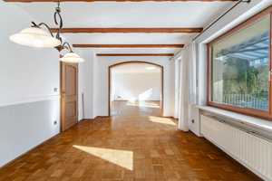 München-Fasanerie: Großzügiges Einfamilienhaus mit Pool, Garten & viel Platz für die Familie – München – Vorschaubild 9