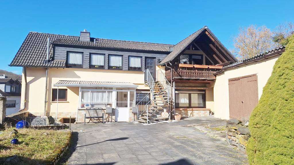 Neuer Preis!! 2-Parteien-Haus in 53474 Bad Neuenahr-Ahrweiler OT Gimmigen!!