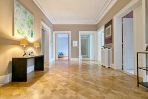 Ein Zuhause von bleibender Eleganz! Hochherrschaftliche Stilaltbauetage – Die vollständige Adresse der Immobilie erhältst du vom Anbieter., 60325 Westend-Süd, Frankfurt am Main – Vorschaubild 2