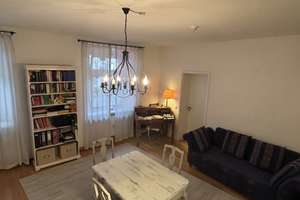 Stilvolles Wohnen im Palais: 2-Zimmer-Traum in Stadtamhof incl. EBK und Wallbox-TG! – 93059 Stadtamhof, Regensburg – Vorschaubild 2
