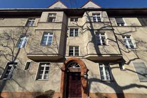 Bezugsfrei nahe FU Berlin: helle 2-Zimmer-Dachgeschosswohnung am Breitenbachplatz – Die vollständige Adresse der Immobilie erhältst du vom Anbieter., 12163 Steglitz, Berlin – Vorschaubild 20