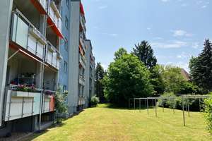 Balkon, Lift und Dusche // 2-Zi.-Whg. in Leubnitz