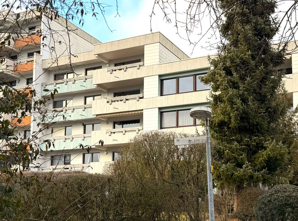 Immobilie in Sindelfingen - Über den Dächern - großzügige und helle Eigentumswohnung mit Aussicht - Bild 1