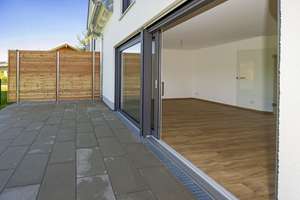 Top moderne, neue Doppelhaushälfte KFW40 inkl. Garten, Carport, Geräteraum und 2 Stellplätze – Zum Moos 7, 87772 Pfaffenhausen – Vorschaubild 8