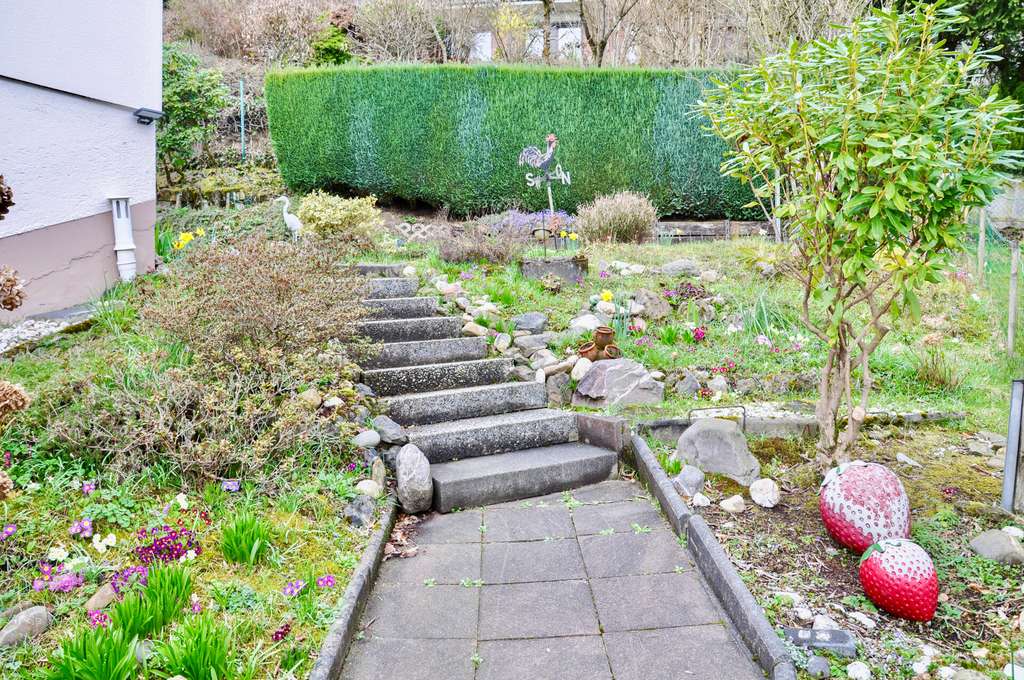 Immobilie in Overath - EFH (Erbpacht) in ruhiger Sackgasse – DG-Ausbau vorbereitet – als Zweigenerationenhaus möglich! - Bild 3