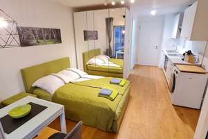 Zweitbezug 1 Zimmer voll möbliert mit EBK und Balkon 4. Stock an der Isar direkt. – Candidstrasse 21, 81543 Siebenbrunn, München – Vorschaubild 4