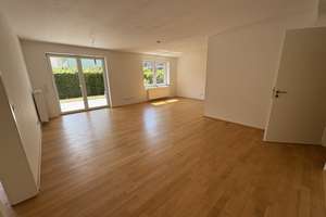 Exklusive schöne 2 Zimmer Wohnung mit Terrasse