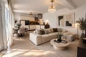 Stadthaus-Feeling in Friedrichstadt: Hochwertige Maisonette-Wohnung mit eigener Terrasse im ruhigen 