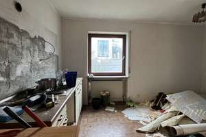 Renovierungsbedürftiges freistehendes Zweifamilienhaus mit schönem Grundstück! – Die vollständige Adresse der Immobilie erhältst du vom Anbieter., 80997 Allach, München – Vorschaubild 4