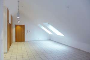 Büttelborn: Moderne, helle 2-Zimmer-Dachgeschosswohnung mit West-Balkon – Gartenstraße 15, 64572 Büttelborn – Vorschaubild 3