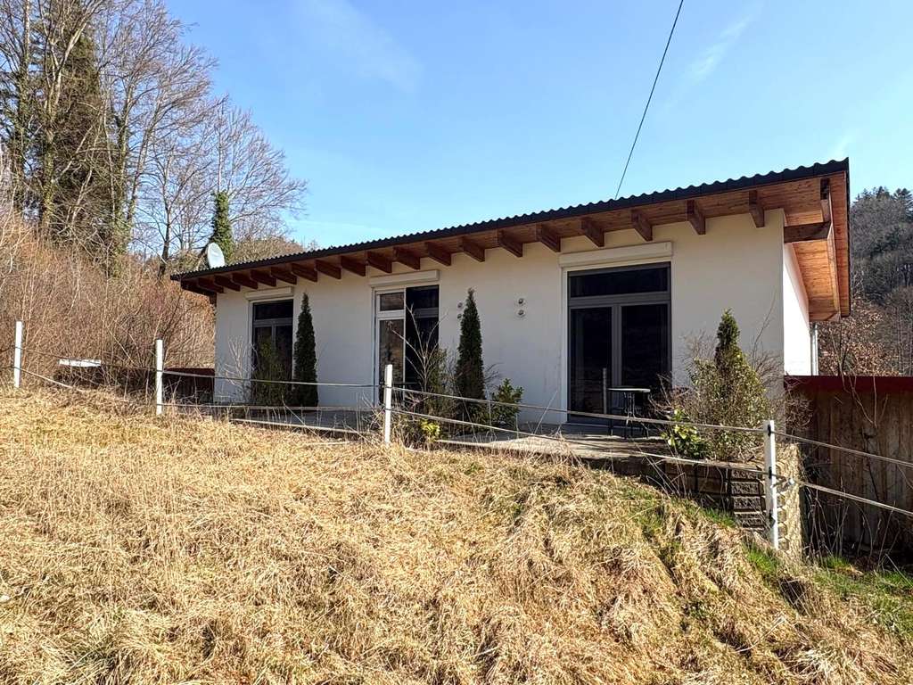 Immobilie in Horgenzell - AUKTION: Großzügiges Wohnhaus mit Anbau 3 Ferienwohnungen, Wiesen, Waldanteil, Carport etc. - Bild 2