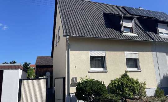 Doppelhaushälfte mit Garage, Garten und Scheune!