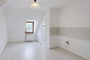renovierte 4-Zimmer-Dachgeschosswohnung mit neuer Einbauküche – Ehranger Str. 4, 54293 Ehrang/Quint, Trier – Vorschaubild 8