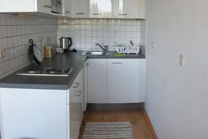 Wohnen am Olympiapark - Gepflegte Einzimmerwohnung, voll möbliert mit Südbalkon, Neuhausen – Die vollständige Adresse der Immobilie erhältst du vom Anbieter., 80637 Alt-Moosach, München – Vorschaubild 4
