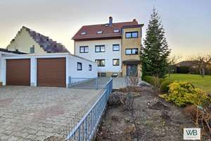 Saniertes Zweifamilienhaus 
+ zusätzlich ausgebautem Dachgeschoss inkl. Baugrundstück in Hehlingen