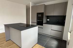 Erstbezug: 3-Zimmer-Wohnung inkl. EKB + TG Stellplatz +Balkon in Augsburg-Hochzoll Whg. 15 – Zugspitzstraße 5, 86163 Hochzoll-Nord, Augsburg – Vorschaubild 2