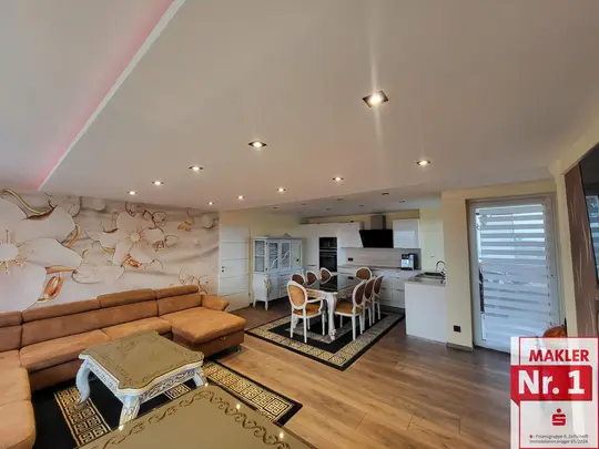 https://pictures.immobilienscout24.de/listings/1e545744-a660-4883-b1e0-9b6313c0cf4a-1883216075.jpg/ORIG/resize/540x540%3E/format/webp/quality/73