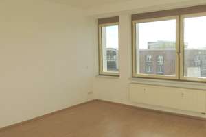 Schöne geräumige Wohnung mit Aufzug und Blick auf den Theaterplatz – Carolastraße  1, 9111 Zentrum, Chemnitz – Vorschaubild 2