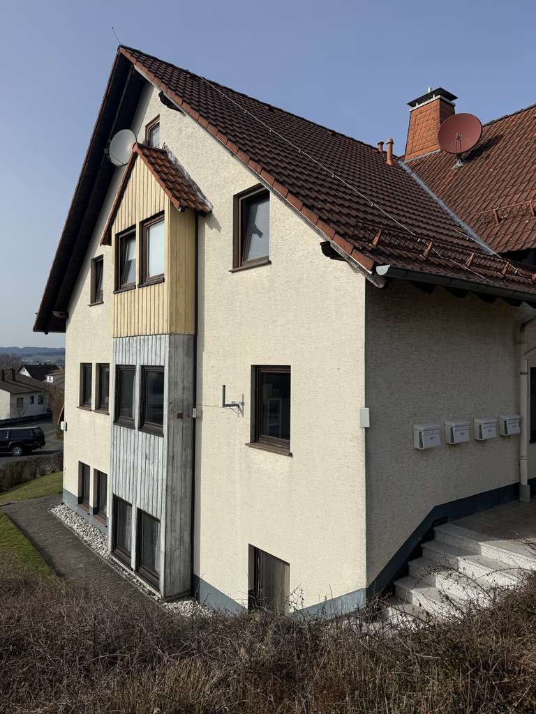 Immobilie in Lohra - Kapitalanlage-Paket: 2 vermietete DG-Wohnungen in Lohra | Garage + Stellplatz | 12.600 € Miete p.a. - Bild 2