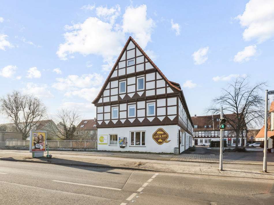 Außenansicht - Straßenseite