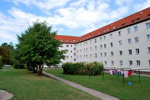 2-Raum-Wohnung mit Balkon/Wohnküche und Bad mit Dusche