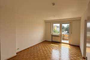 Attraktive 3-Zimmer-Wohnung mit Balkon, Mansarde und Keller sucht Eigentümer oder Kapitalanleger – Hauberrisserstraße 34, 65189 Südost, Wiesbaden – Vorschaubild 2