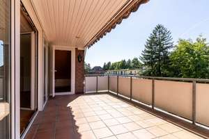Großzügige Maisonette-Endetagen-Wohnung mit Fahrstuhl + Dachterrasse + Küchenbalkon + TG-Stellplatz! – Die vollständige Adresse der Immobilie erhältst du vom Anbieter., 22459 Niendorf, Hamburg – Vorschaubild 7