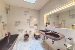 Bremerhaven - Lehe // Großzügiges Wohnhaus mit Indoor-Pool und Einliegerwohnung – Die vollständige Adresse der Immobilie erhältst du vom Anbieter., 27576 Klushof, Bremerhaven – Vorschaubild 6