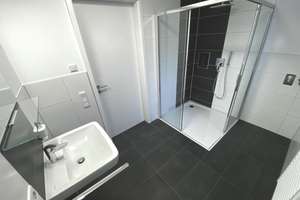 Exklusive 2-Zimmer-Wohnung im EG in Ausrichtung zur Gartenseite mit zwei Terrassen (Süd u. Ost) – Die vollständige Adresse der Immobilie erhältst du vom Anbieter., 81377 Großhadern, München – Vorschaubild 8