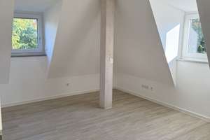 Provisionsfreie 3-Zimmer-Dachgeschosswohnung mit 2 Dachterrassen, EBK & TG in Großhadern – Die vollständige Adresse der Immobilie erhältst du vom Anbieter., 81375 Neuhadern, München – Vorschaubild 9