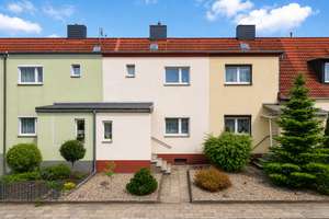 Komfortables Reihenmittelhaus mit separatem Gartengrundstück und Garage in Magdeburg-Salbke – Die vollständige Adresse der Immobilie erhältst du vom Anbieter., 39122 Salbke, Magdeburg – Vorschaubild 2