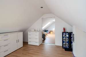 Exklusives energieeffizientes EFH mit PV-Anlage und Einliegerwohnung! – Die vollständige Adresse der Immobilie erhältst du vom Anbieter., 33104 Schloß Neuhaus, Paderborn – Vorschaubild 19