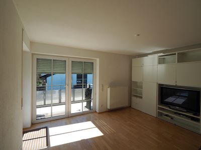 Sonnige 2-Zimmer Seniorenwohnung mit Eckbalkon in einer gehobenen Seniorenwohnanlage in Gauting