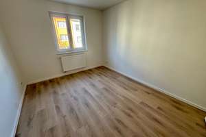 Erstbezug nach Kernsanierung: Hochwertige 3-Zimmer-Wohnung in Wuppertal-Elberfeld – Neviandtstr. 57, 42117 Elberfeld, Wuppertal – Vorschaubild 1