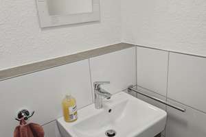 Moderne 3-Zimmer-Wohnung mit Balkon (2. OG mit Aufzug) - Erstbezug – Die vollständige Adresse der Immobilie erhältst du vom Anbieter., 73230 Kirchheim unter Teck – Vorschaubild 4
