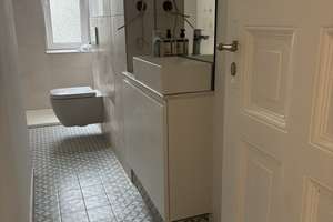 Alltagstaugliche 2-Zimmer-Wohnung in modernisiertem Altbau in Berlin-Wilmersdorf – 10717 Wilmersdorf, Berlin – Vorschaubild 2