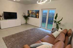 Lichtdurchflutete Doppelhaushälfte mit großzügigem Grundriss – Wiesbaden – Vorschaubild 3